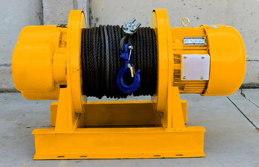 Quels crochets de levage peuvent être utilisés avec les treuils électriques ?
