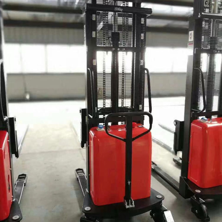 Gerbeur semi-électrique